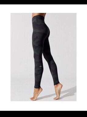 Alo High Waits Vapor Camo Green Leggings